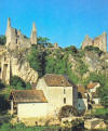 Angles-sur-l'Anglin, kasteel ruines